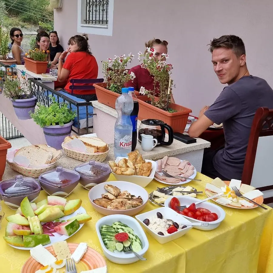 Kalaja Inn Kruje 0*,  Albania